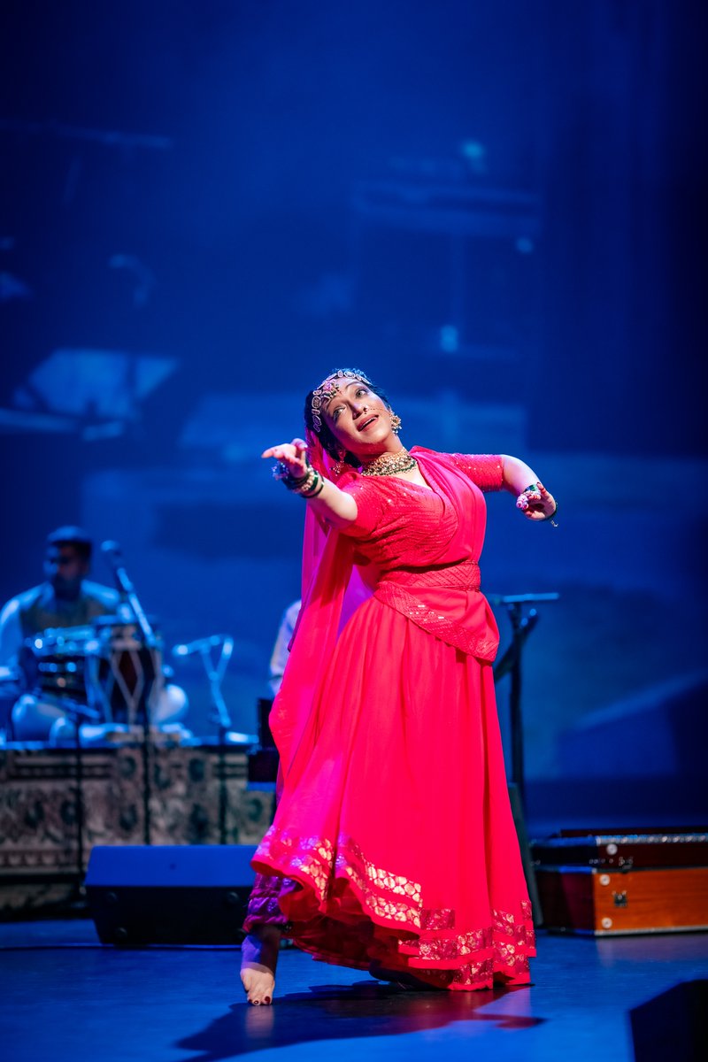 IttelaAli's tweet photo. I collaborated with Shoeb Mortoza this year on two iconic ghazals at his live concert! 🎶✨ Here's a glimpse of "Ghata ko zulf likhna," our tribute to Pankaj Udhas. Performed on Aug 31, 2024, in Mississauga. #Ittelaalidance2024 #dancewithghazal, #kathakdance, #imcltoronto https://t.co/I2j7qXFrKI