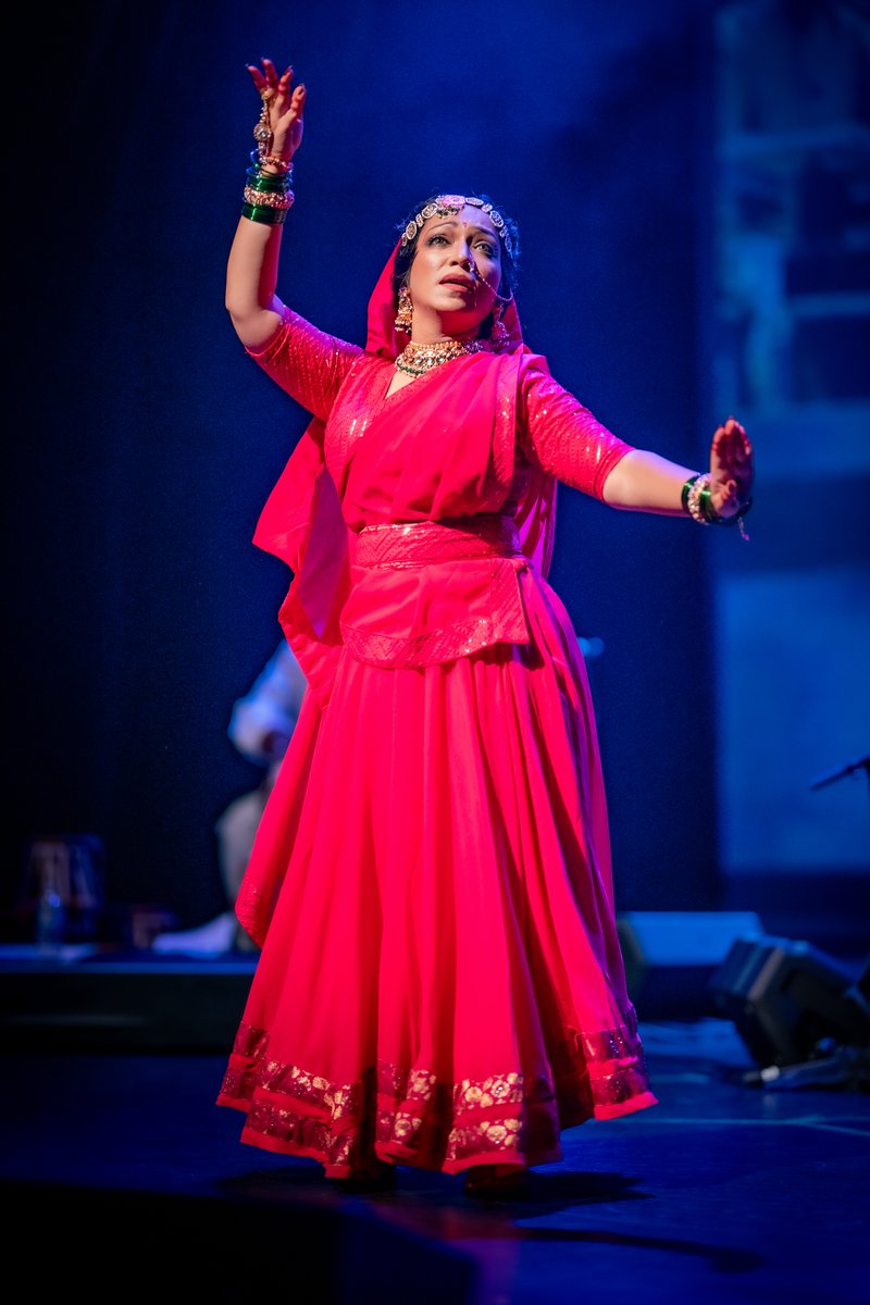 IttelaAli's tweet photo. I collaborated with Shoeb Mortoza this year on two iconic ghazals at his live concert! 🎶✨ Here's a glimpse of "Ghata ko zulf likhna," our tribute to Pankaj Udhas. Performed on Aug 31, 2024, in Mississauga. #Ittelaalidance2024 #dancewithghazal, #kathakdance, #imcltoronto https://t.co/I2j7qXFrKI
