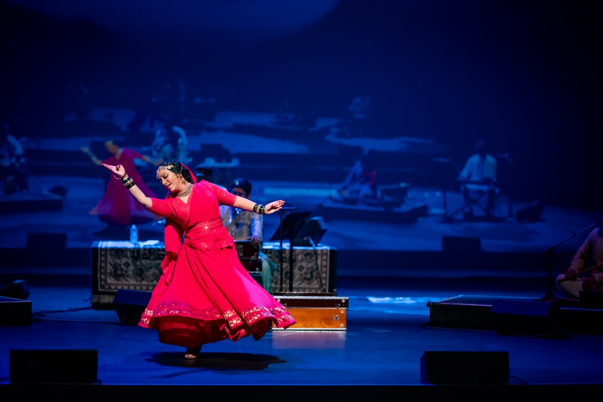 IttelaAli's tweet photo. I collaborated with Shoeb Mortoza this year on two iconic ghazals at his live concert! 🎶✨ Here's a glimpse of "Ghata ko zulf likhna," our tribute to Pankaj Udhas. Performed on Aug 31, 2024, in Mississauga. #Ittelaalidance2024 #dancewithghazal, #kathakdance, #imcltoronto https://t.co/I2j7qXFrKI