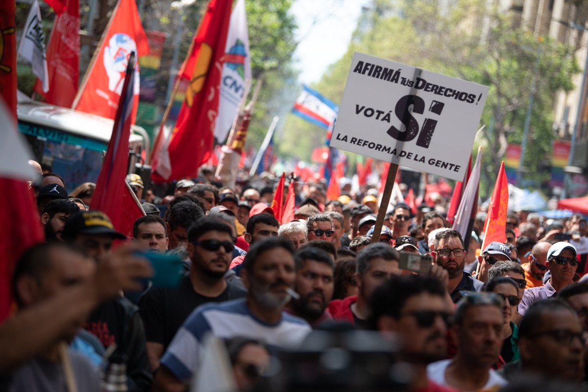PITCNT1's tweet photo. Tremenda movilización 
CONTRA EL MODELO DE LA DESIGUALDAD
Por los cambios que necesitamos hoy
Levantamos la bandera de la dignidad en defensa de una jubilación mínima justa, por el derecho a jubilarnos a los 60 años, y por la protección de los ingresos de jubilados y pensionistas https://t.co/LSLJBqft4O