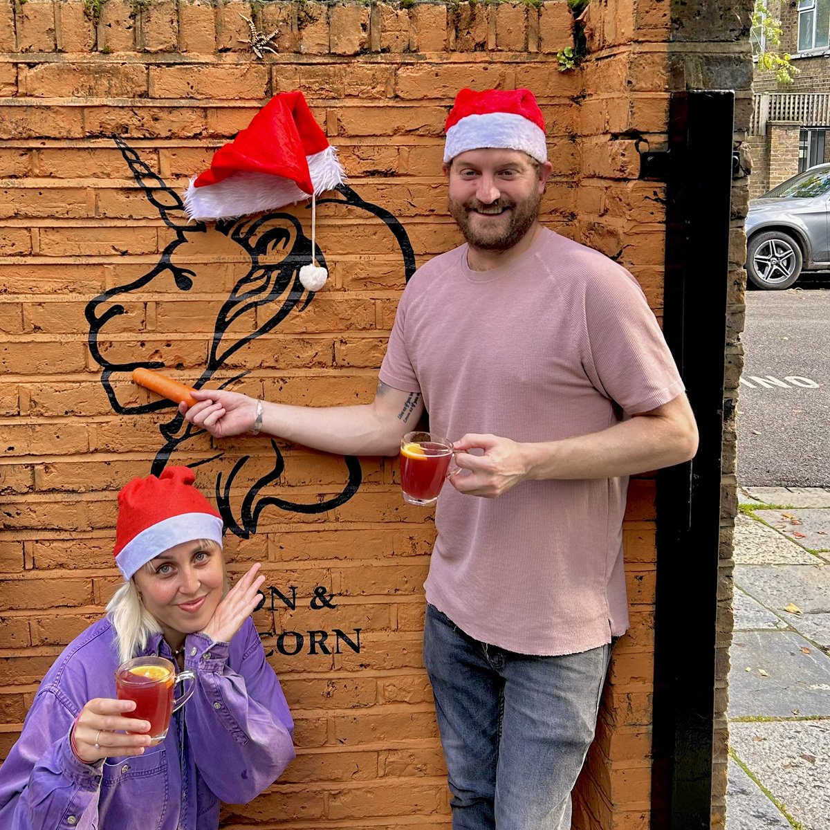 Sleigh, sleigh, sleigh your way your the lion &amp; unicorn this Christmas!🛷💅 
Book your Christmas feast &amp; drinks parties today before all the best dates fly away!🎅

#youngspubs #youngspubspeople #christmas #londonlife