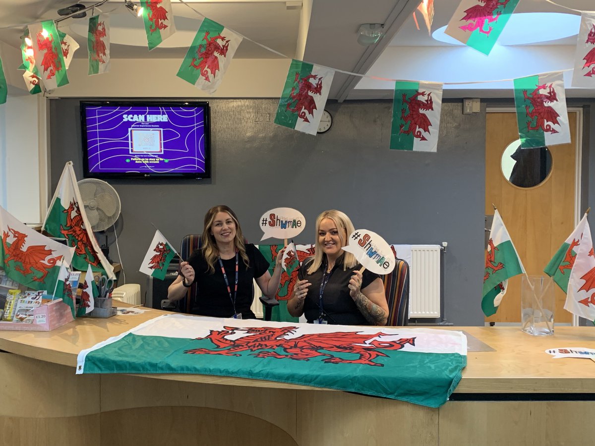 Croeso i Broadway, yesterday we celebrated #ShwmaeDay 🏴󠁧󠁢󠁷󠁬󠁳󠁿