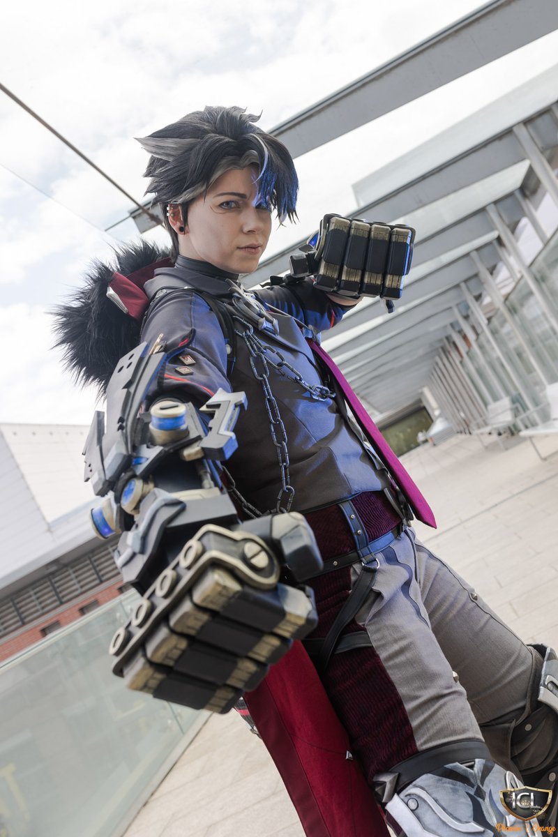 TunajCosplay's tweet photo. First batch of official photos from ICL 2024 - @CosLeague 

Photos by @phorange 
Cosplay and Gauntlets are selfmade!

#Wriothesley #wriothesleycosplay #selfmadecosplay #GenshinImpactcosplay https://t.co/npkzrOpkT7