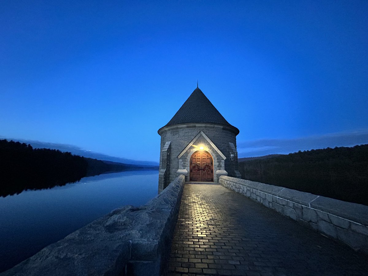 📍Barkhamsted, CT
the views by the reservoir are just 😍
Fun fact: this is the primary water source for Hartford! 
#photograghy #connecticut #postcard