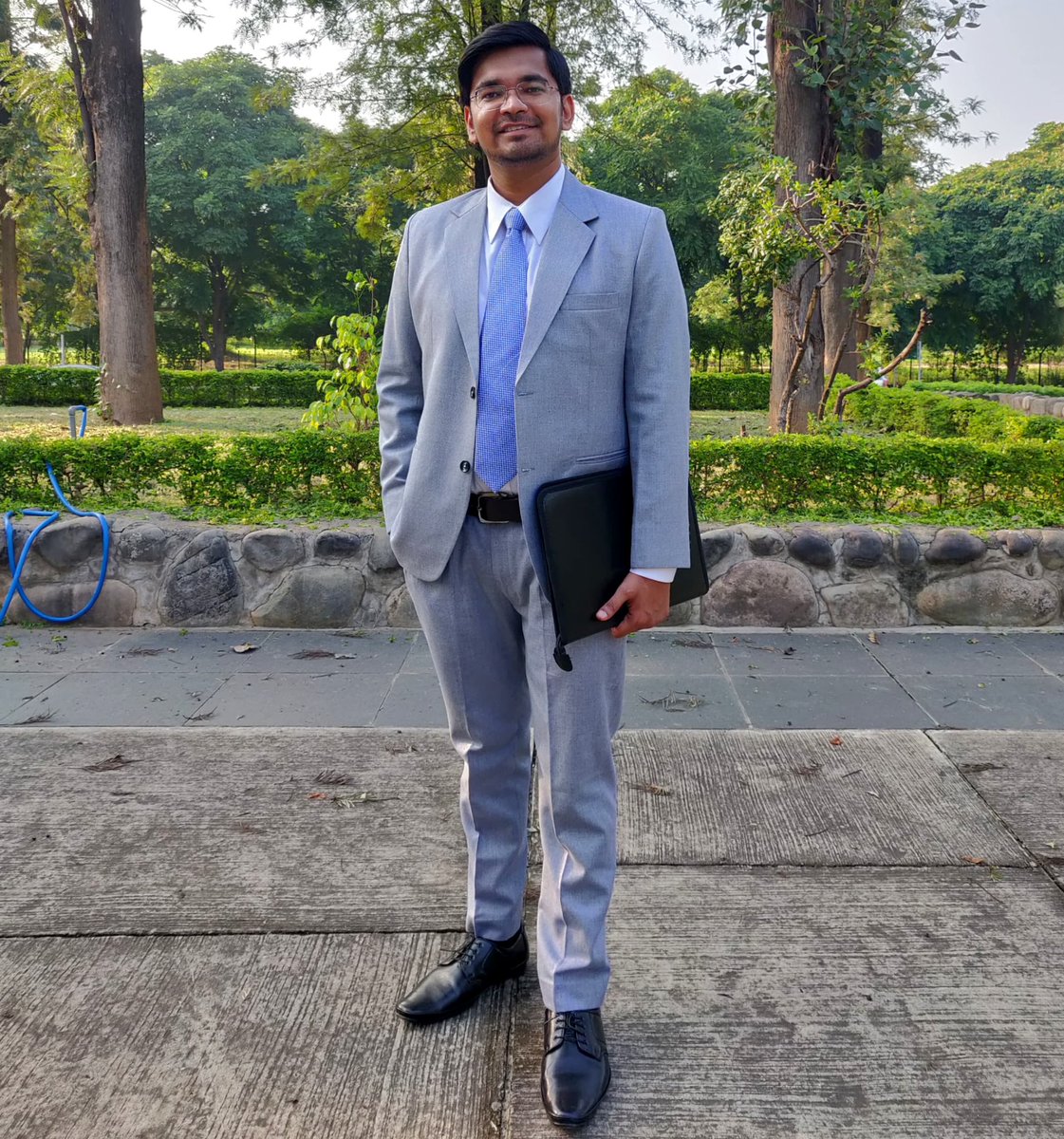 QueenofLAWmemes's tweet photo. Congratulations, @GauravFdb Sir for clearing Harayana Judicial Services👨‍⚖️🎉Your journey is an inspiration to all. From being the grandson of a chowkidar and the son of a driver, you've risen to incredible heights, showing the power of education.
All the best Judge Sahab👍 https://t.co/vrnh57XByK