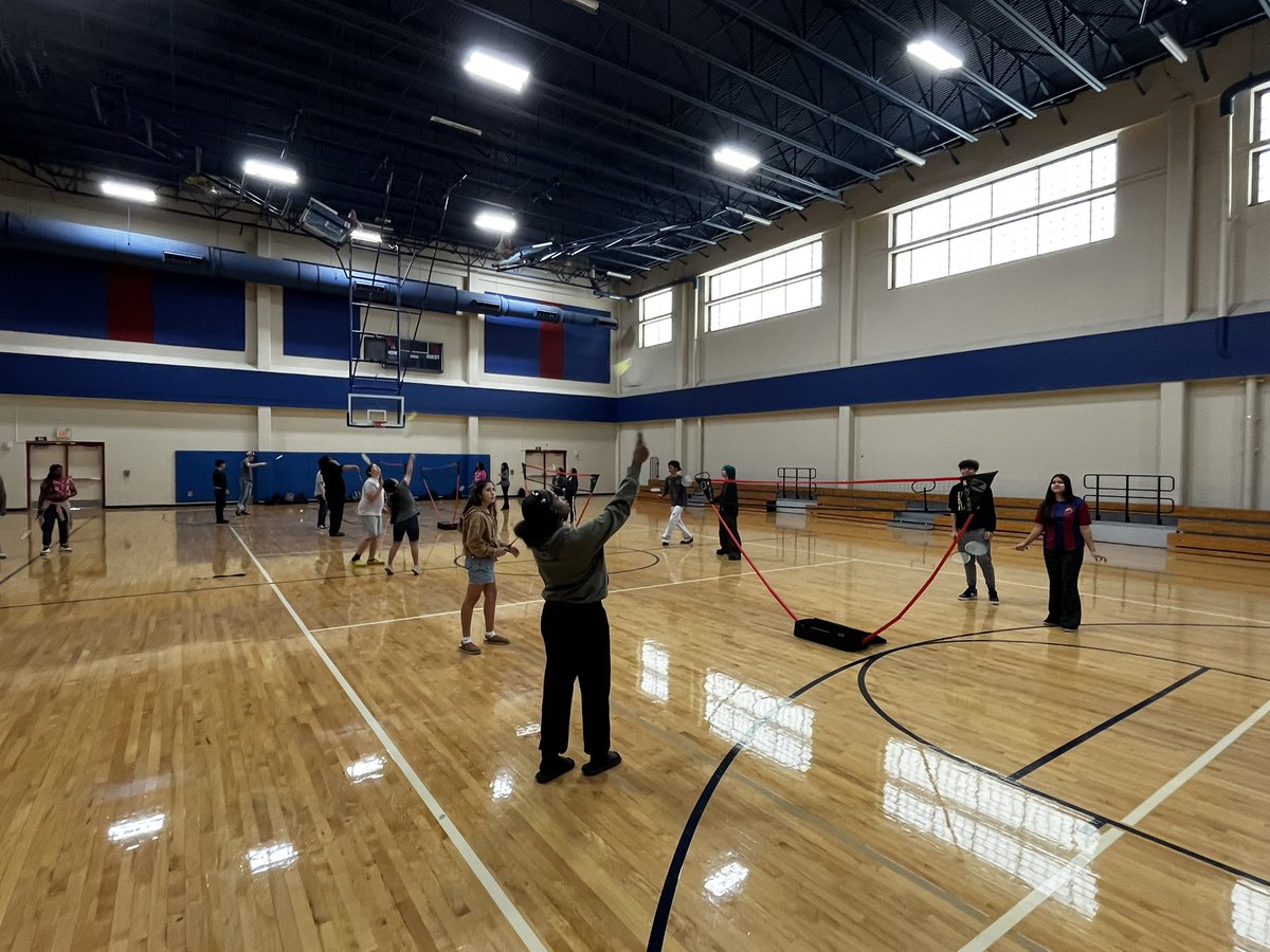 TRRIDERSPE's tweet photo. Great week for some badminton 🏸 @NeisdPE_Health #PEwithaPurpose #Healthymatters https://t.co/xbLLftZ0sO