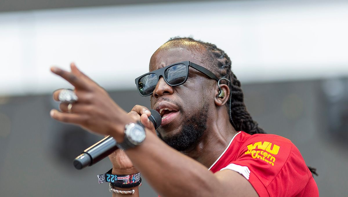 SyllaPoutine's tweet photo. Si vous me dites un seul rappeur français meilleur que cet homme je quitterais X.
#Youss #LyricsBantou #BomayéMusic https://t.co/bjkCP8C71S
