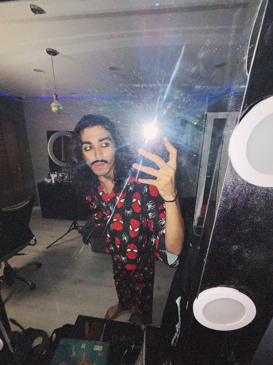 من یک ابرقهرمانم 🕷️🕸️
