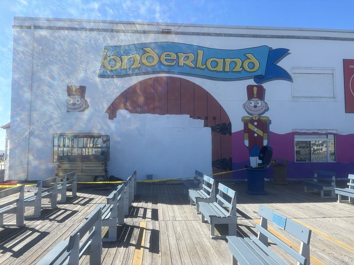 amysrosenberg's tweet photo. Already starting to erase a nearly century old legacy at Gillian’s (W)onderland Pier, which closed Sunday for good In Ocean City, NJ. 🎡 https://t.co/cskR4MyoXe