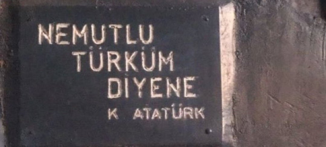 1delikurtt's tweet photo. “Arap sevdin, Türk’e çattın
Utanacak ar’ın mı var?
Miras kalan malı sattın
Akıtılmış terin mi var?” https://t.co/sfpA2DCbKI