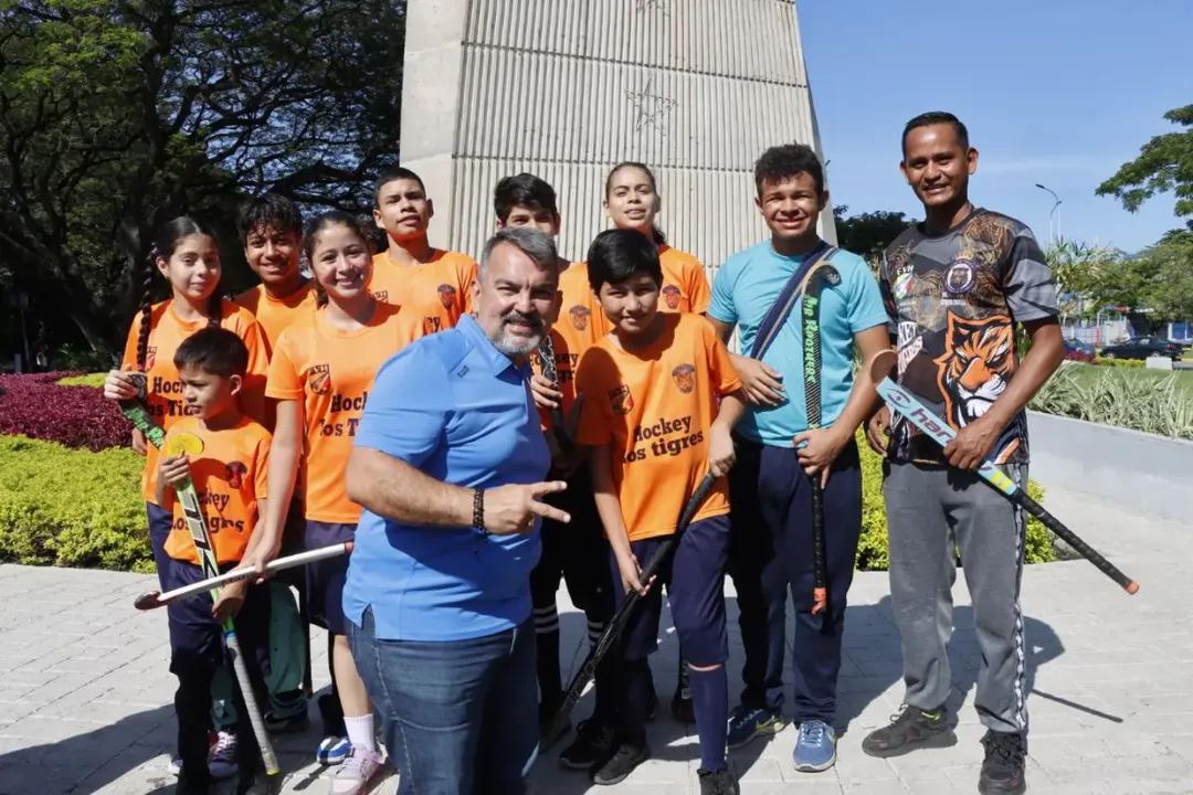 Amor, compromiso y trabajo por un mejor futuro para nuestra gente de Páez ¡Feliz Miércoles!

#PáezProduceYCrece #TuFuturoNuestroCompromiso