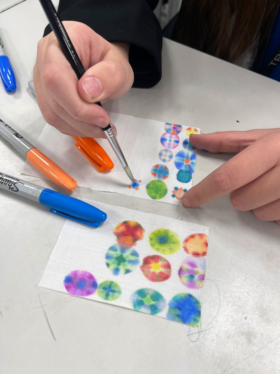 TAC_ADT's tweet photo. P3 today consisted of experimenting with sharpie dye for their storage pouches! Smashed it 7C π€©πποΈ
#SharpieDye #Textiles #DT #DyeingMethod #TextilesTechniques
π£οΈ @MissDearnley_ https://t.co/aYedf2eTgD