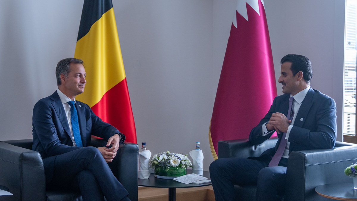 aljasranews's tweet photo. 🇶🇦🇧🇪| سُموّ الأمير @TamimBinHamad يلتقي رئيس وزراء #بلجيكا على هامش انعقاد #القمة_الخليجية_الأوروبية الأولى في العاصمة البلجيكية بروكسل

ناقش سُموّه
آخر تطورات الأوضاع في #غزة و #لبنان
سبل تعزيز التعاون المشترك بين البلدين

| #EUGCCSummit 
| #الجسرة_الإخبارية - #قطر https://t.co/4kO2UQK2YJ