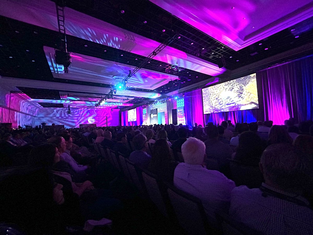 #becauseofITC #insurtech. 
Main stage and vast attendance listening to pushing the limit of possibilities in insurance and technology <a href="/Eric_Giroux/">Eric Giroux</a>