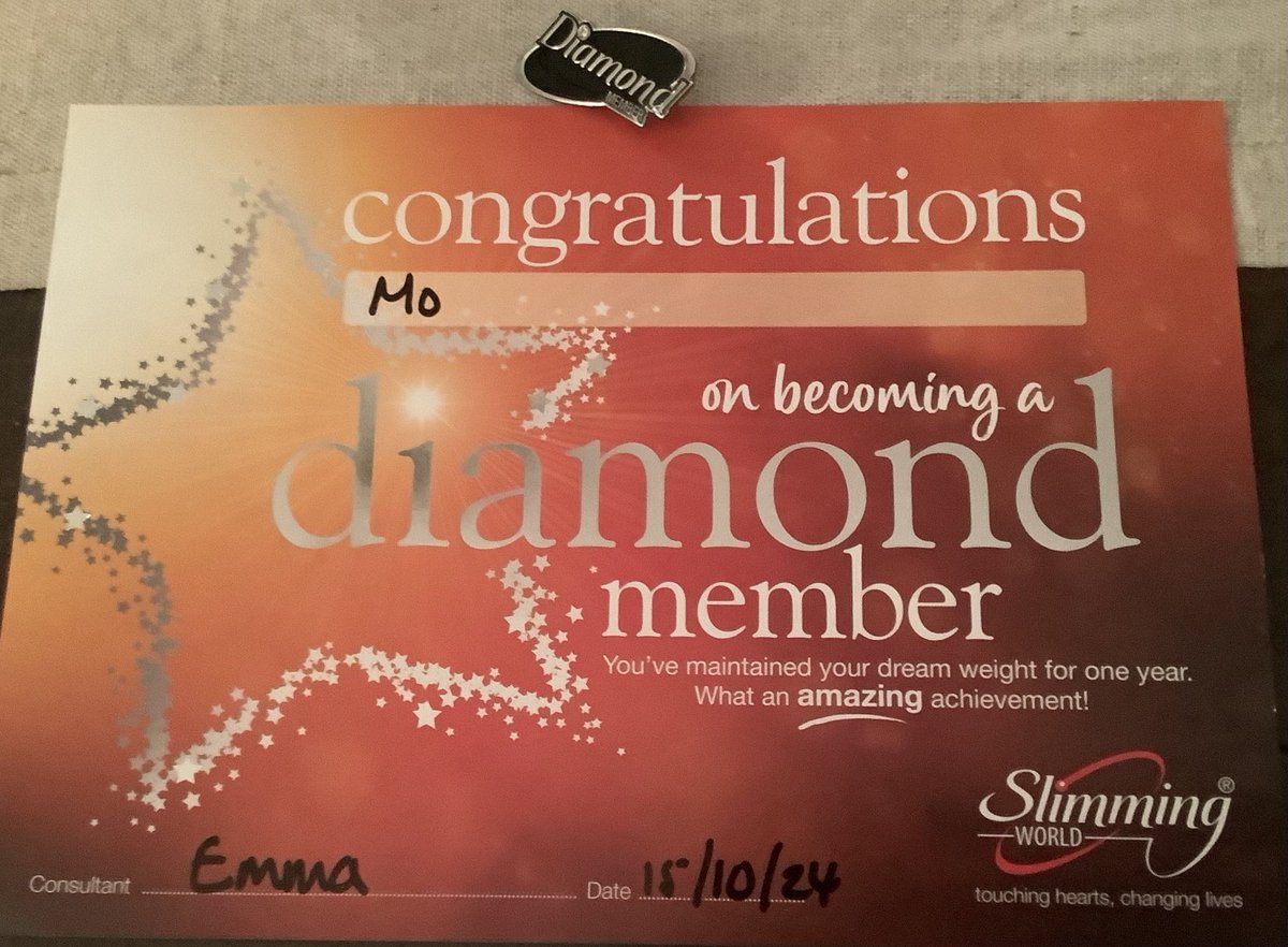 minimoze's tweet image. Look what I received last night, I thought I’d collected all my certificates and badges…….i did it by eating sensibly,cutting out the rubbish and with no help from the government !! Thanks to #SlimmingWorld 😁👍