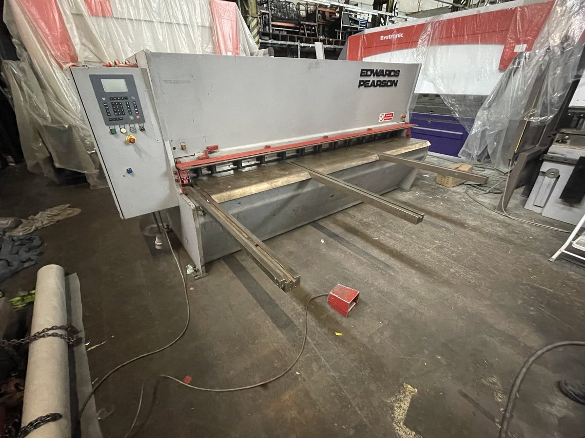 ZebraMachinery's tweet photo. Edwards Pearson VR 3metre x 6mm Guillotine In Our Stock For Sale #shear #sheetmetal #welding #forsale https://t.co/Cr0yrR3fk4