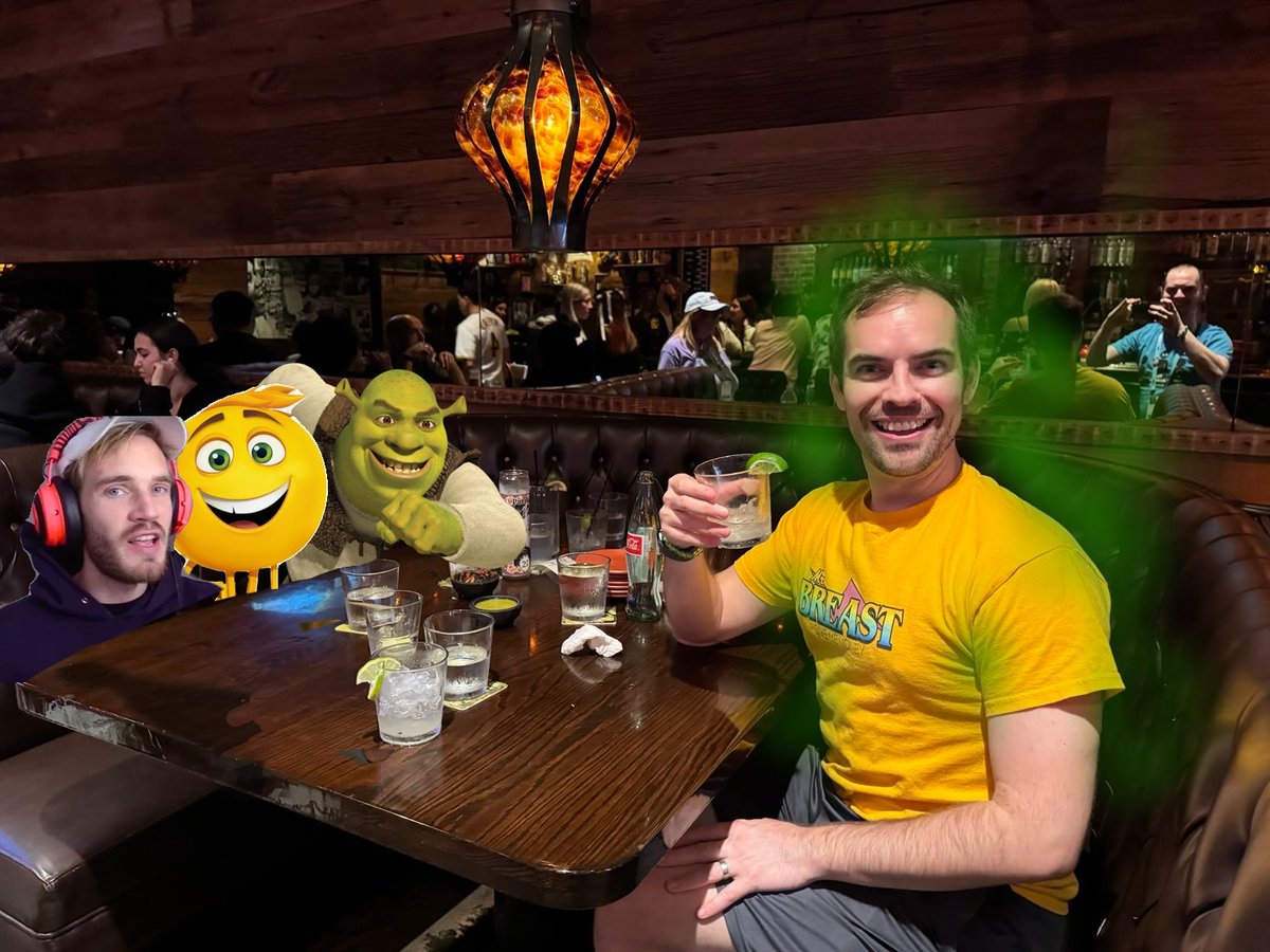 silverangelsv's tweet photo. @jacksfilms #YIAYtable
Pee yewwww jack you need a shower https://t.co/ODxCfqAdqO