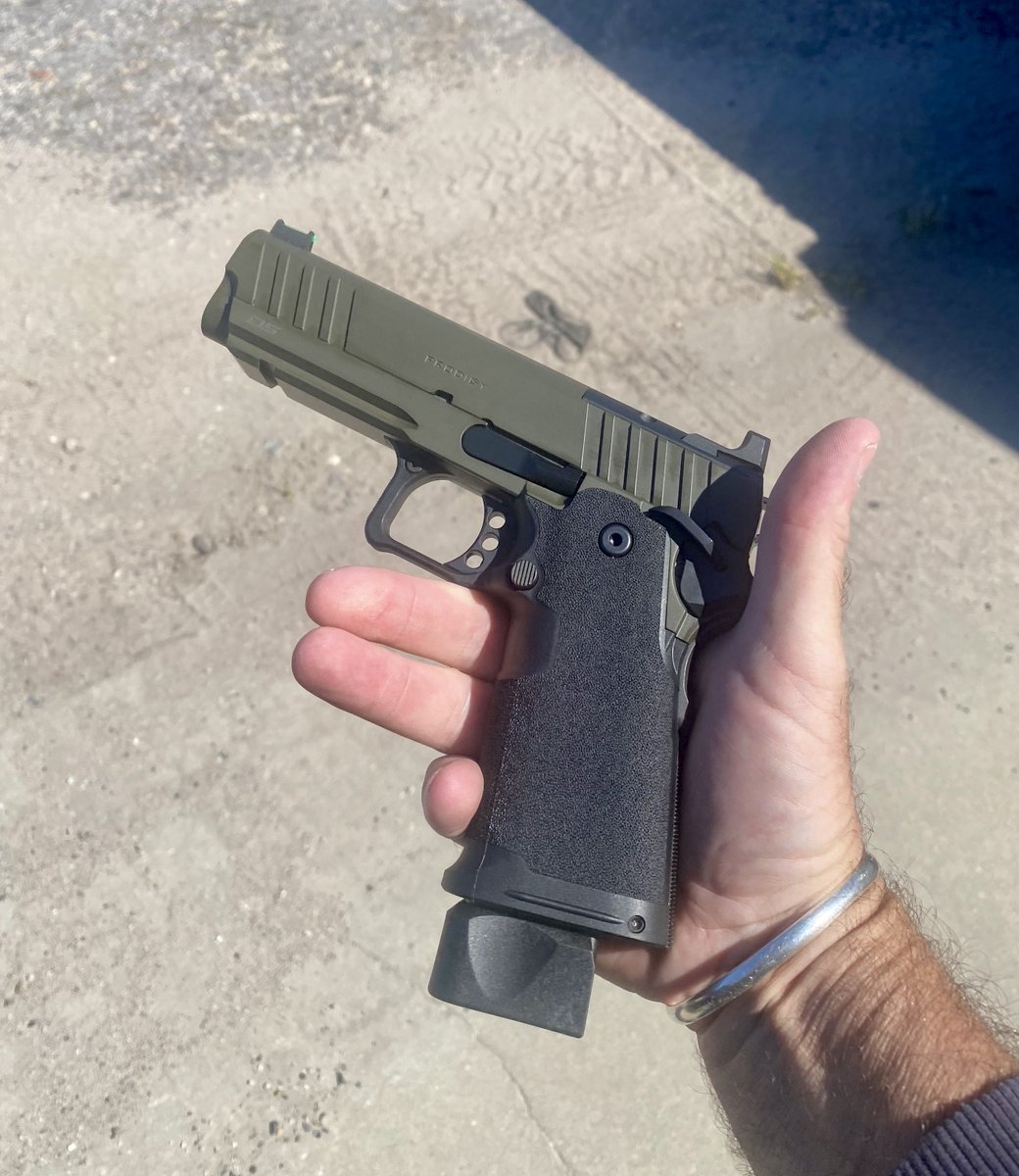 scallywagjim's tweet photo. New webinar and Giveaway posted for the ODG Edition 1911 DS Prodigy, click the link for more info. https://t.co/mmSZ7WdZ1H
#portstjoe #capesanblas #usa #dirtysouth #florida #webinars #reviews #giveaways #sweepstakes #pirate #scallywag #knife #smallbusiness #cerakote #sbtactical #silencer #springfield #prodigy