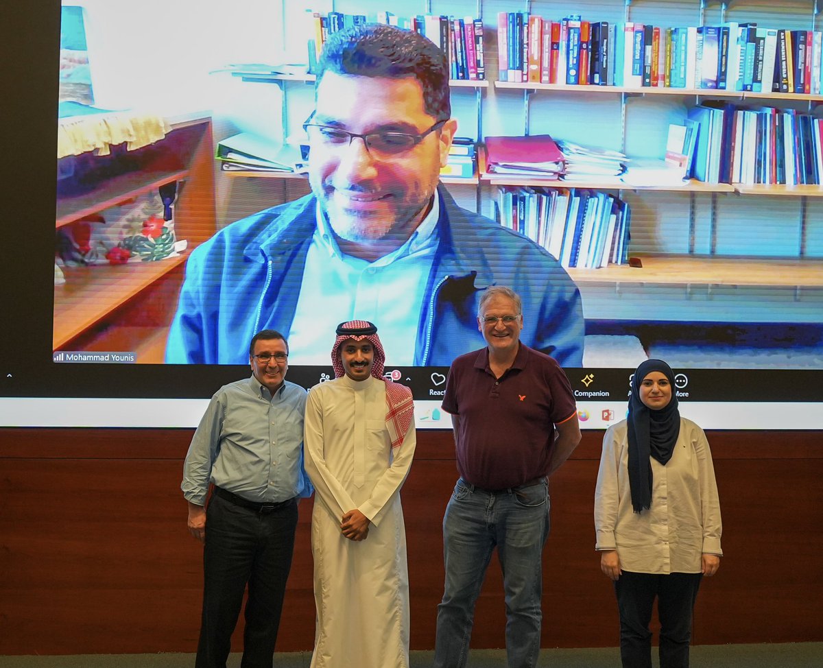 يوسف القوس tweet media