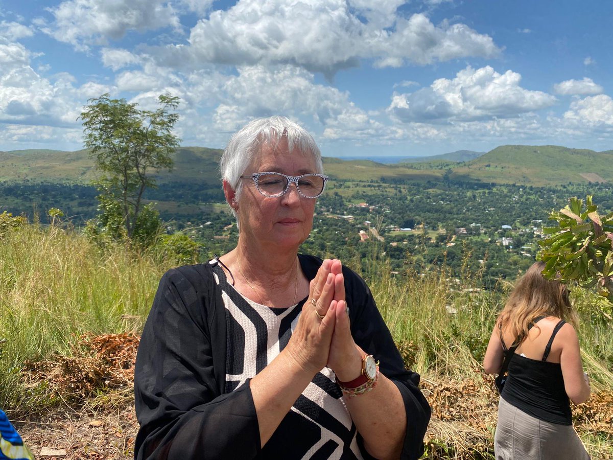 AtiotaTouni's tweet image. Pose de la première pierre à  #Animadè dans le canton de #Défalé pour la construction du monument historique en mémoire de la jeune #KPILINTOUKOU #Ayénim qui s'est sacrifiée en se jetant de la montagne vers 1970 pour libérer les jeunes filles contre les mariages forcés.
@fct228