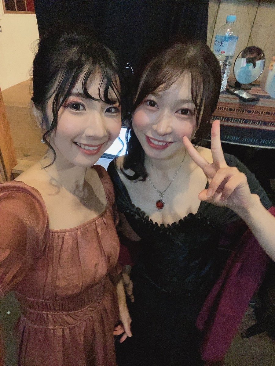 sumire_1i2's tweet photo. りあたん！
初めの頃は私が人見知りすぎて中々話せなかったのに気さくに話しかけてくれて、いつの間にかりあたんの隣に自然体でいられるようになったよ😌
ありがとう！
役で沢山悩んで、苦労してる姿を見てきたけど、誰よりもクロの気持ちを理解してて、役を染み込ませてて本当に尊敬する！ https://t.co/PjU4Q6g1xe