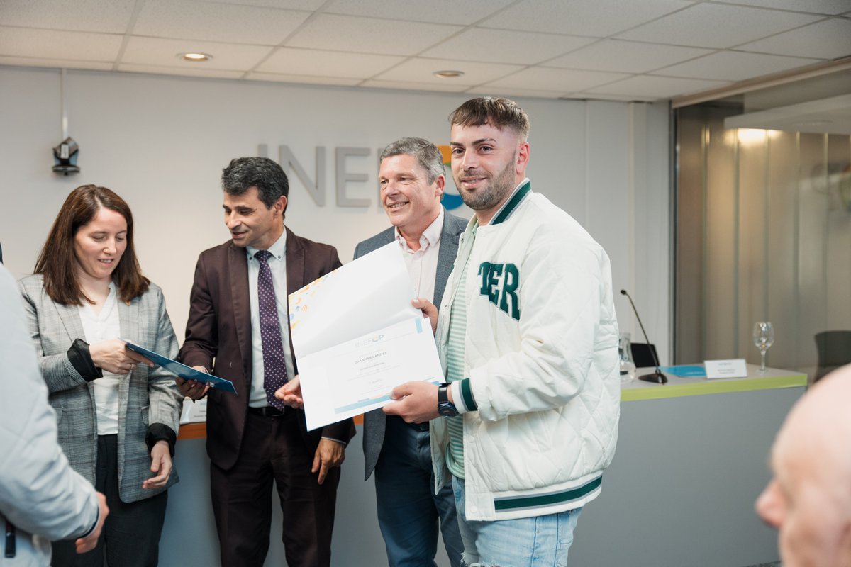 INEFOPoficial's tweet photo. #Novedades 👉 INEFOP e INR entregaron diplomas a personas privadas de libertad que participaron en el programa de Desarrollo de Competencias Técnicas y Habilidades Transversales.

Más info ➡️ https://t.co/lGmHctDPL0

@MTSSuy @Minterioruy @UTU_Uruguay @COCAPuy

#INEFOP #Capactación #Formación #Uruguay