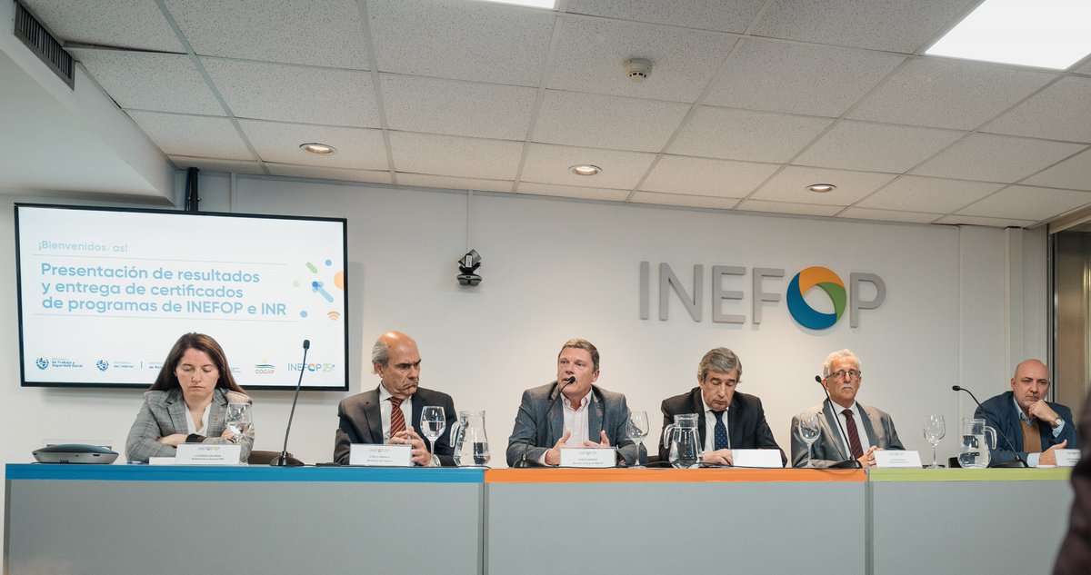 INEFOPoficial's tweet photo. #Novedades 👉 INEFOP e INR entregaron diplomas a personas privadas de libertad que participaron en el programa de Desarrollo de Competencias Técnicas y Habilidades Transversales.

Más info ➡️ https://t.co/lGmHctDPL0

@MTSSuy @Minterioruy @UTU_Uruguay @COCAPuy

#INEFOP #Capactación #Formación #Uruguay