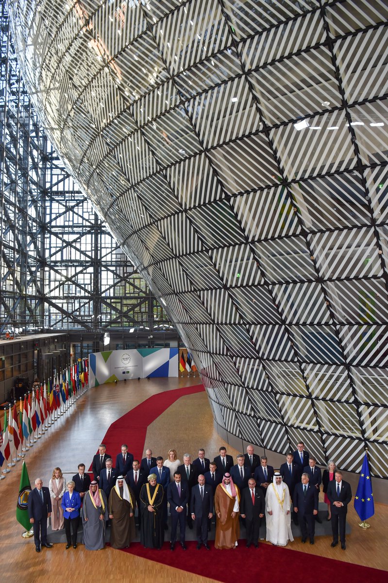 CharlesMichel's tweet photo. The EU and the Gulf Cooperation Council share a common goal: to promote growth and to generate more prosperity for our citizens. 

We are ready to work together to tackle today's challenges. #EUGCC

Joint declaration https://t.co/Qut9mZ4sjg https://t.co/eWVD6CEJkH