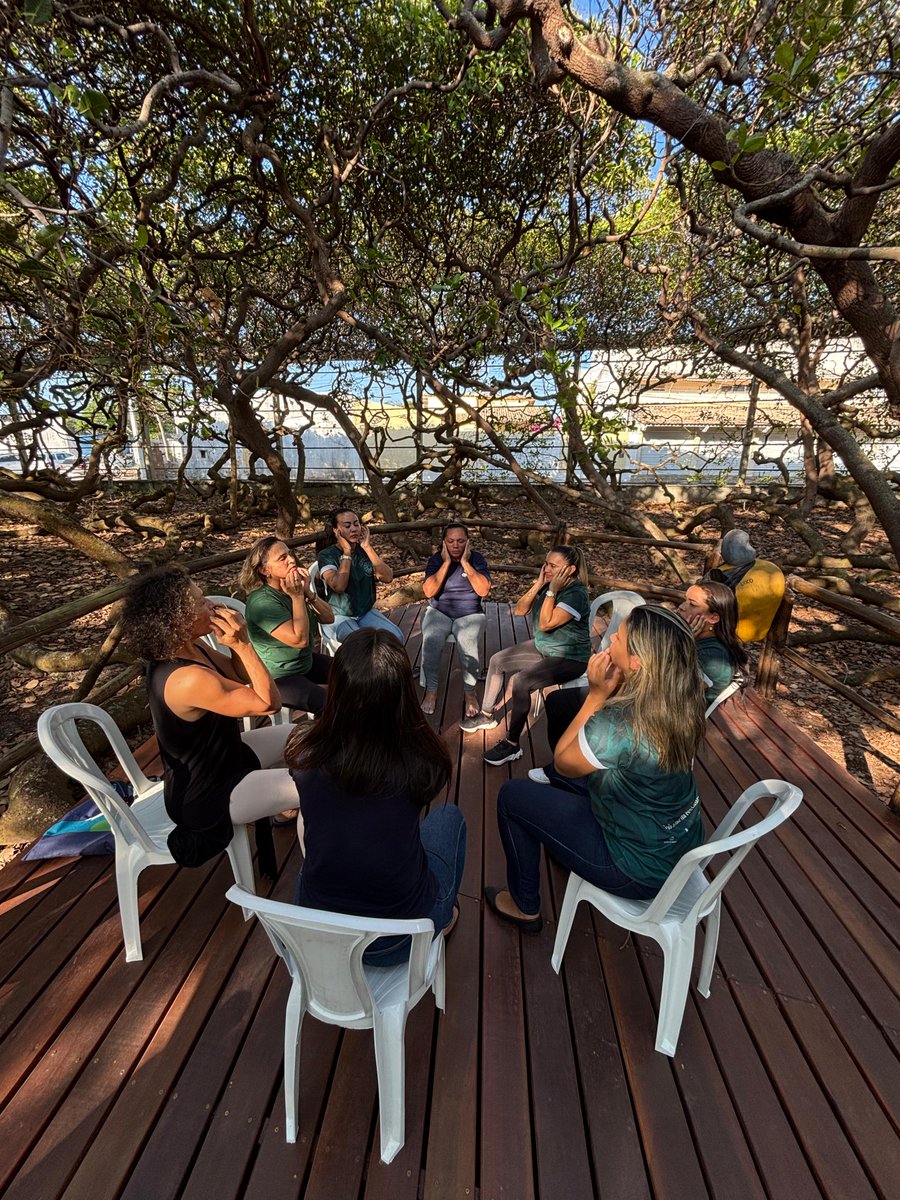 idemarnemdia's tweet photo. A gestão do Cajueiro de Pirangi promoveu, na segunda (14) e terça-feira (15), uma ação intitulada "Nós, à Sombra do Cajueiro", voltada para as mulheres que trabalham no local. A iniciativa estacou a importância dos cuidados preventivos e da qualidade de vida.  +🧶 https://t.co/KjEHK4hbr1