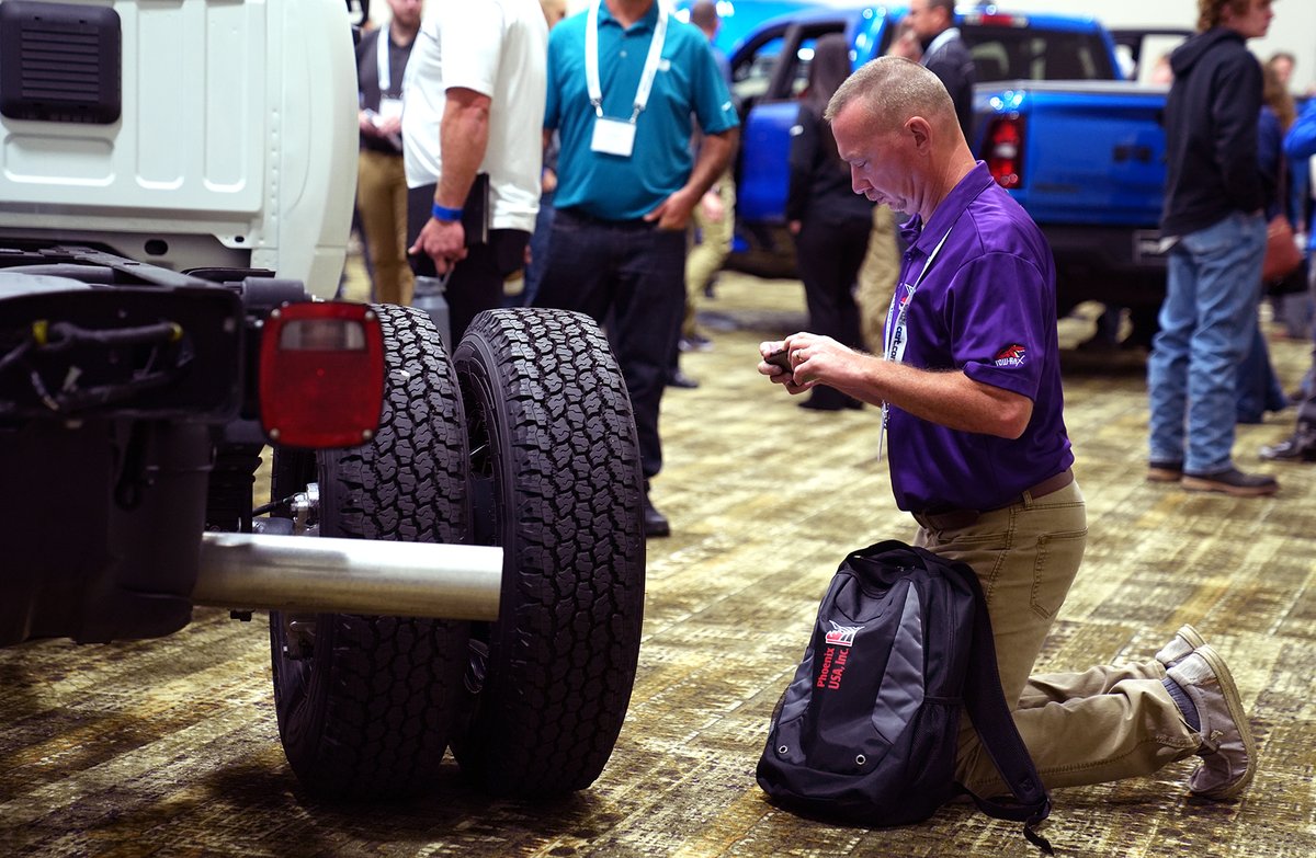 nteanews's tweet image. An attendee checks out the #RAMProfessional display at NTEA’s 2024 Commercial Vehicle Upfitting Summit on Oct. 16, 2024. #upfittingsummit #truckshow #worktrucks #nteacvus ntea.com/cvuscoverage