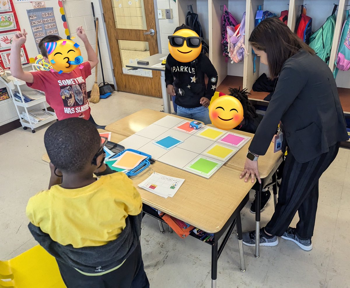 MsBrombacher's tweet image. Mrs. Soco's first grade class practiced what they have been learning about coins using Indi! πͺ @SpheroEdu @PortsVASchools @HodgesManorPPS @jennthomas75 #PPSShines Thanks to @eileenpglass for sharing such a fun activity! π