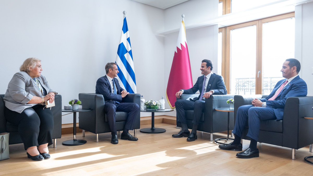 aljasranews's tweet photo. 🇶🇦🇬🇷| سُموّ الأمير @TamimBinHamad يبحث مع رئيس وزراء #اليونان سبل تعزيز التعاون المشترك بمختلف المجالات وأحدث تطورات الأوضاع في #غزة و #لبنان

وذلك على هامش مشاركة سُموّه في #القمة_الخليجية_الأوروبية الأولى في العاصمة البلجيكية

| #EUGCCSummit 
| #الجسرة_الإخبارية - #قطر https://t.co/lhzeYWn1nI
