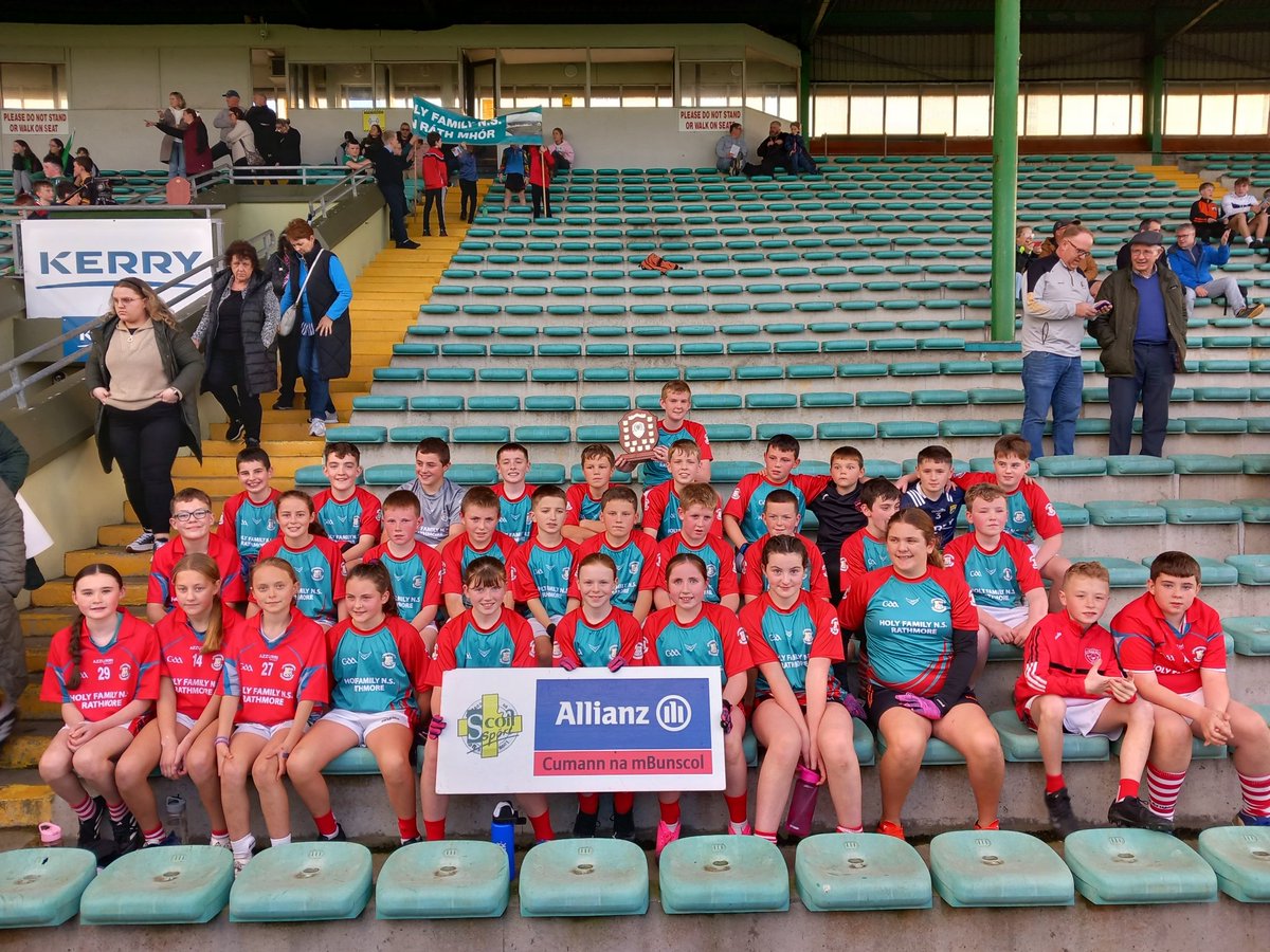 CumannNa's tweet photo. Holy Family NS @AllianzIreland @rathmoregaa @MunGAABunscol are the Allianz 8/9 teacher finalists https://t.co/rmS2TbVZNp