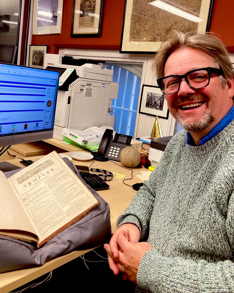CharneRochford's tweet photo. Have you EVER seen a **first edition** folio of Shakespeare’s play!? Check out the first page of ‘The Tempest’ Just unreal to see the real McCoy in front of you. 

Exciting research for @FifthDoorEns project…

#Shakespeare #play #opera  #thetempest https://t.co/qnS2ZekJAh
