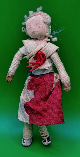 UnseenPieces's tweet photo. I think there may have been an incident at the #dollshouse....😲😘 https://t.co/oHQEtiYePO