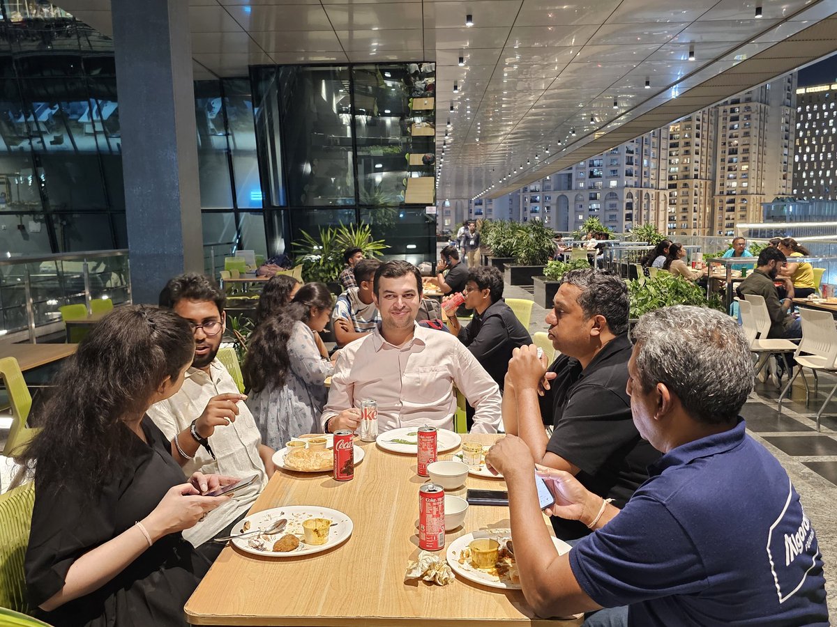 vishalrajHQ's tweet photo. Hyderabadi evenings and amazing food, we had Chaat pe Charcha🗣🍛🥗😋   #AlgoConnectHyd @Algo_Bharat https://t.co/zcHXUZ6Re6