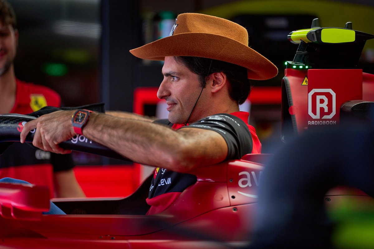 ScuderiaFerrari's tweet photo. Your favourite Texan sheriffs 🤠

#USGP 🇺🇸 #F1 https://t.co/KeyQkkECZ3