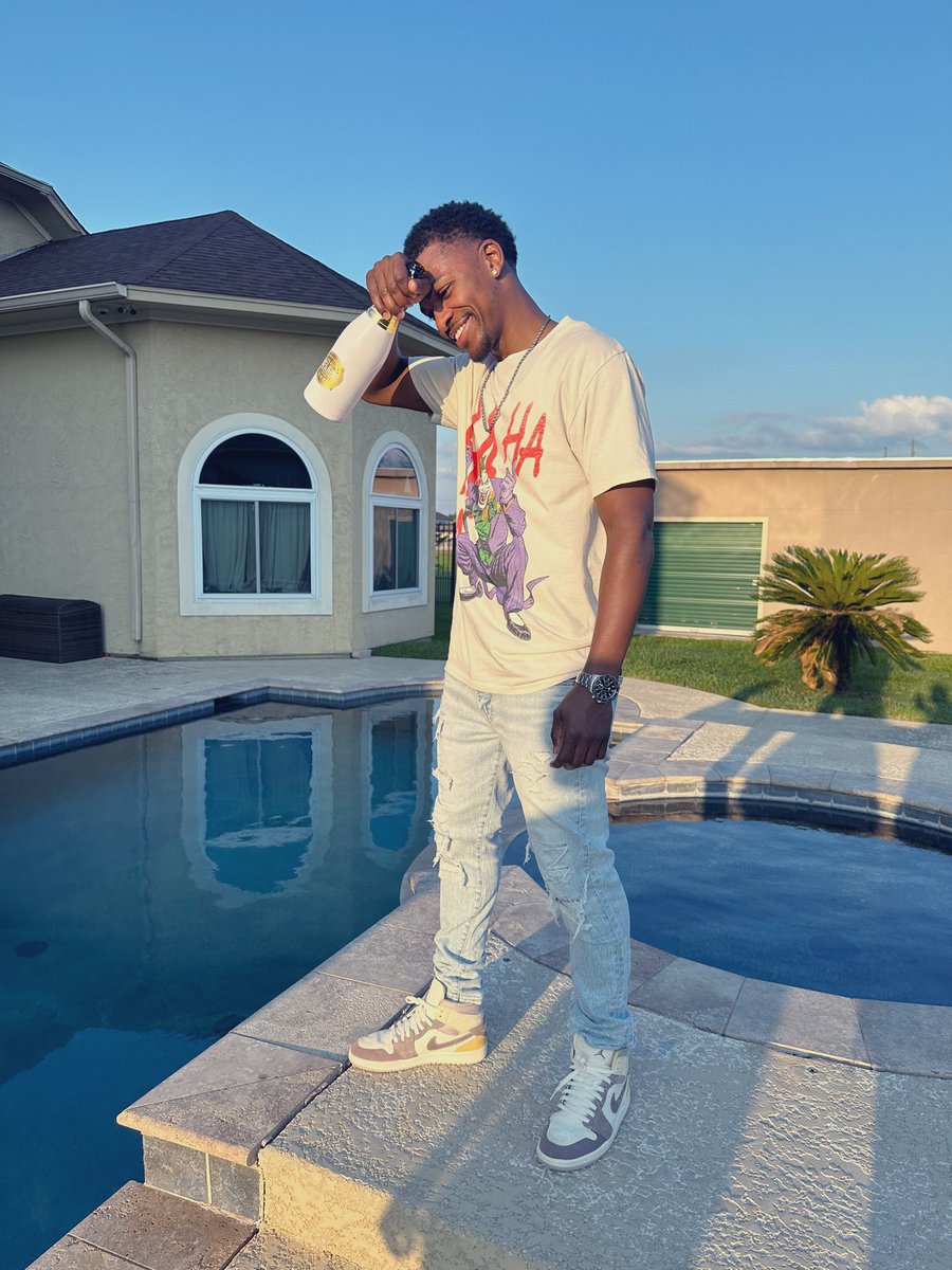 Wayne G. tweet media