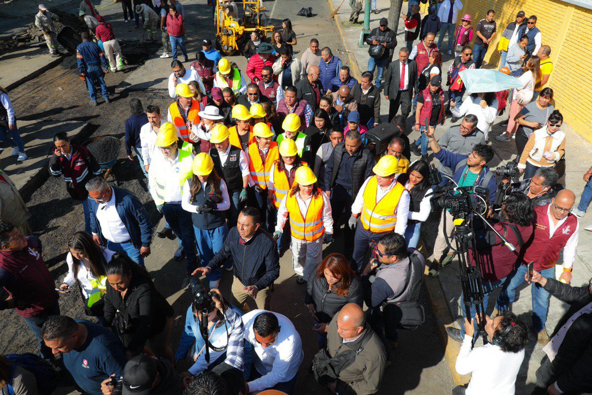 Hoy acompañamos a la Jefa de Gobierno <a href="/ClaraBrugadaM/">Clara Brugada Molina</a> en el arranque de "Manos a la Obra con el Programa Bachetón, Camino Libre de Baches"