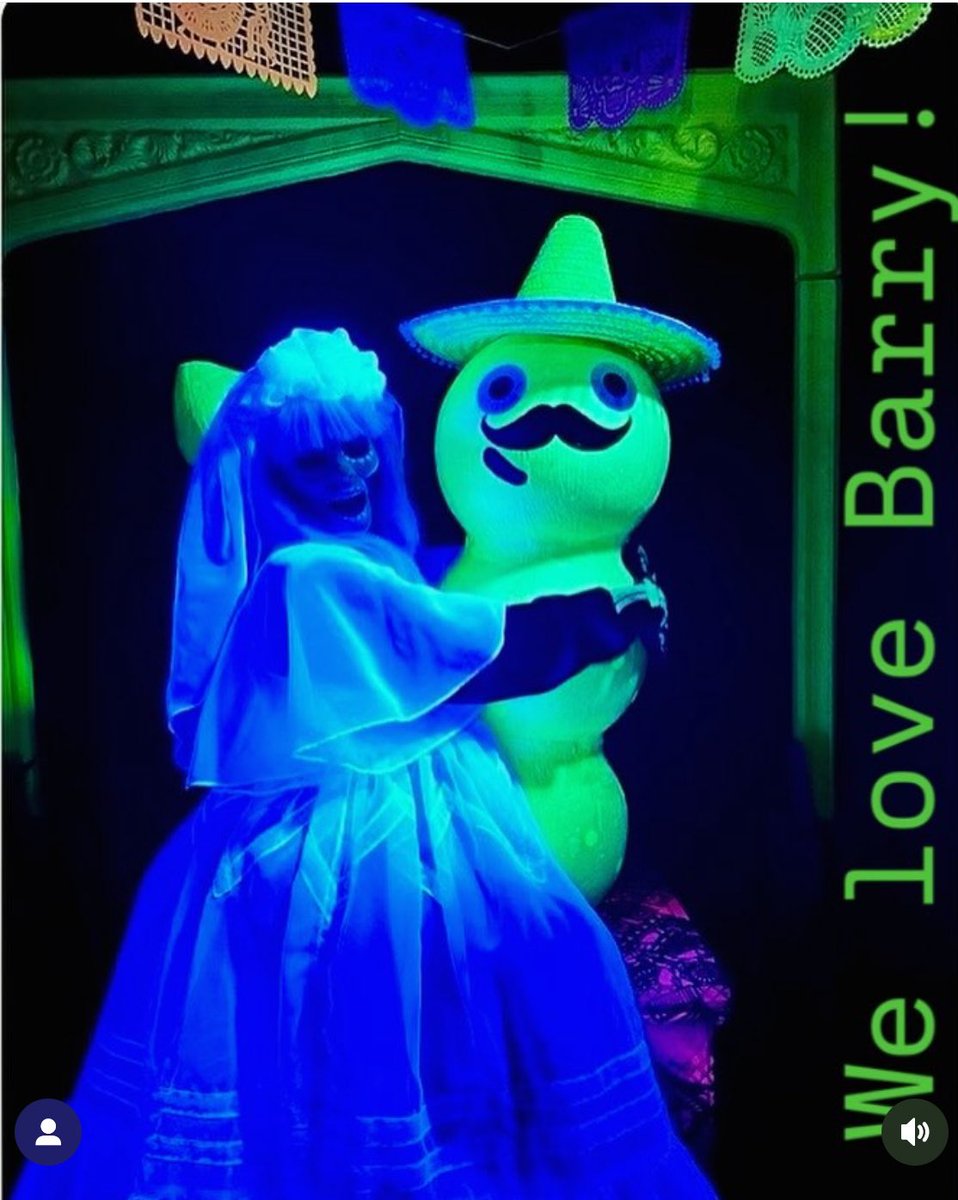 “Barry is a little wormy, he is also very squirmy”

A huge thank you to Alton Towers for posting this photo on their twitter because we love Barry &amp; our life is now complete 😂😍 📸 photo credit Alton towers 

#welovebarry #amigosintheafterlife #altontowers #altontowersscarefest