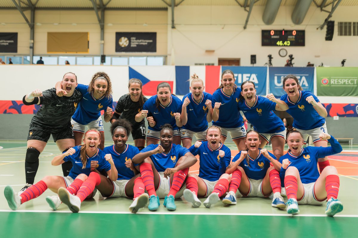 UN EXPLOIT MAJUSCULE  🤯

Les Bleues ont entamé le tour principal qualificatif à la première Coupe du monde de futsal par une victoire historique sur l'Ukraine (3-1), vice-championne d’Europe en titre 🔥 

Bravo les filles 👏