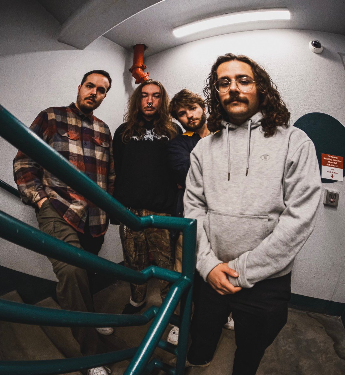 Mile End - New Song “No Excuse”: soundinthesignals.com/2024/10/mile-e…