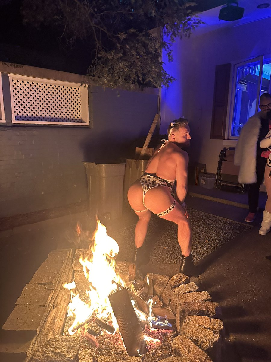 Dipdeepdrip's tweet photo. I almost burnt my ass for this pic! Toasty little hole😏

#butt #ass #booty #sexy #gay #hot #fitness #thicc #model #bubblebutt #thick #beautiful #body #cute  #asspics #bootypics #glutes #legs #backside #hotmen #curvy #hotguy #hunk#bootyfordays https://t.co/loABpwbl8P