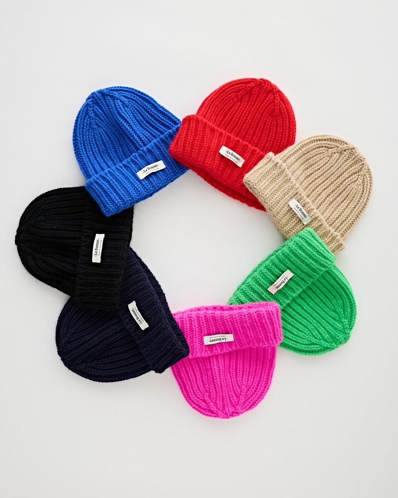 Le Bonnet returns with new seasonal colours and a new style: The Logo Beanie! Designed in Amsterdam, made in Scotland.

Shop all this Fuzzy newness at Tenue de Nîmes today. 
Shop here: bit.ly/3UaUc8I