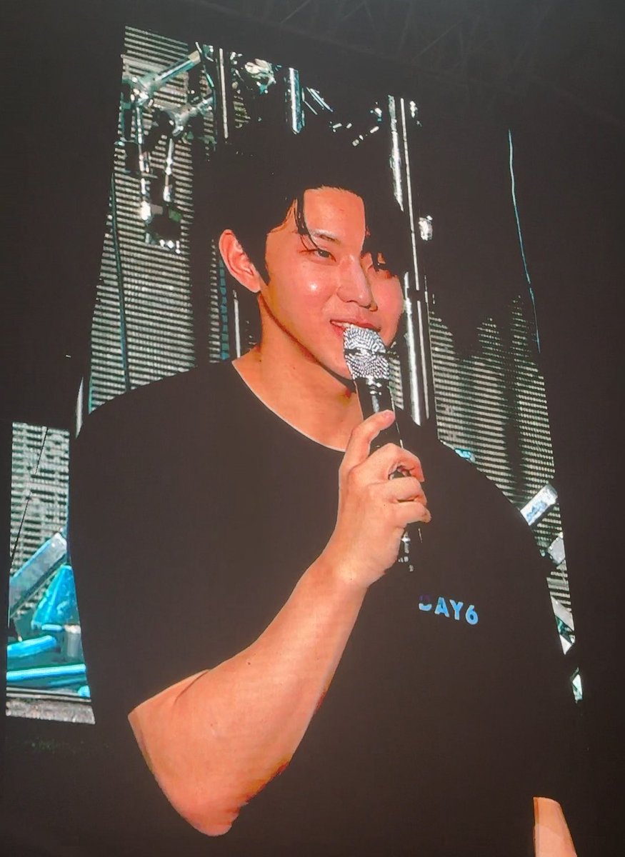 bakwansyr's tweet photo. MY HEART IS FULLLLL🥹❤️ 

#DAY6_3RD_WORLDTOUR #Day6inSBY https://t.co/LWcQmAtsRN