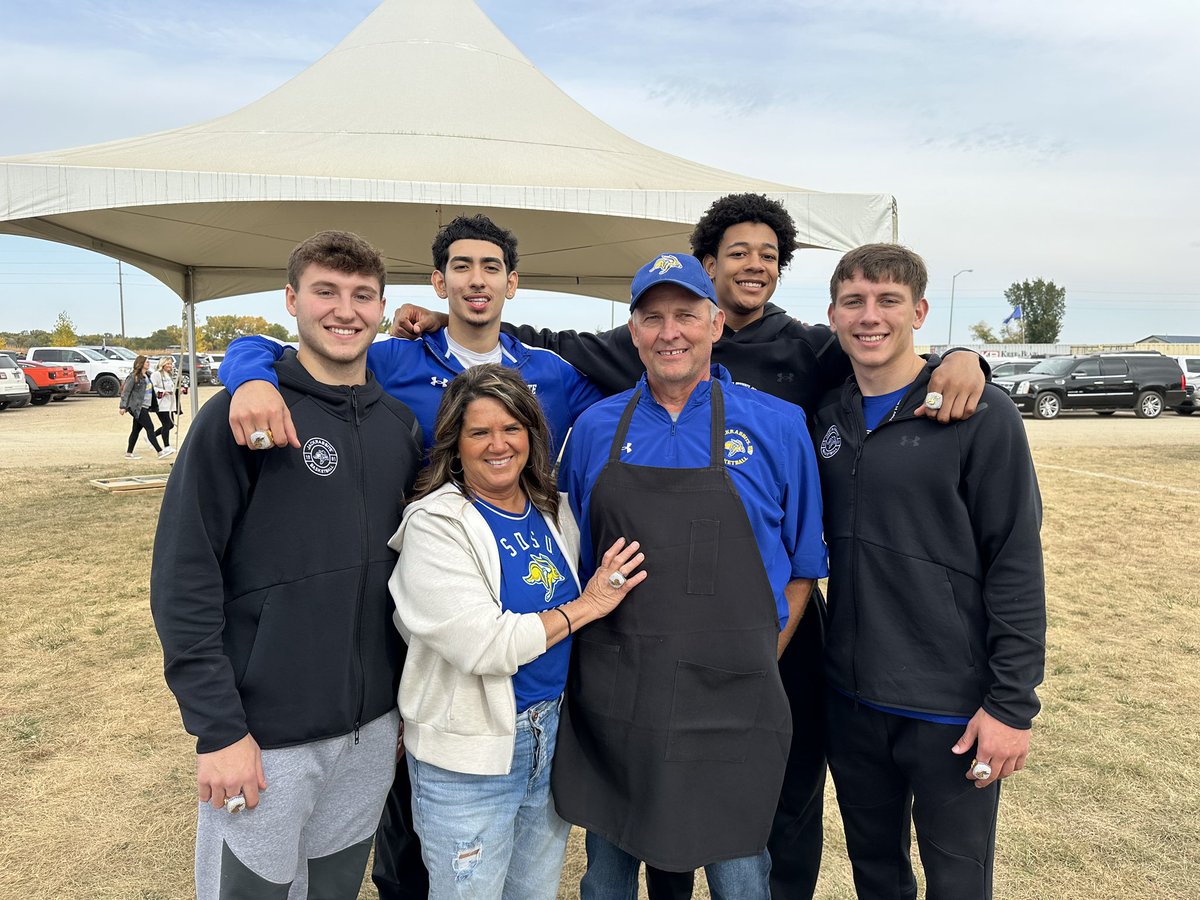 We’d like to thank Randy and Karen Gruenwald of Dakota Butcher for joining us at our Hobo Day tailgate. We are grateful for the support of Dakota Butcher and many more as we near the start of our 2024-25 season!