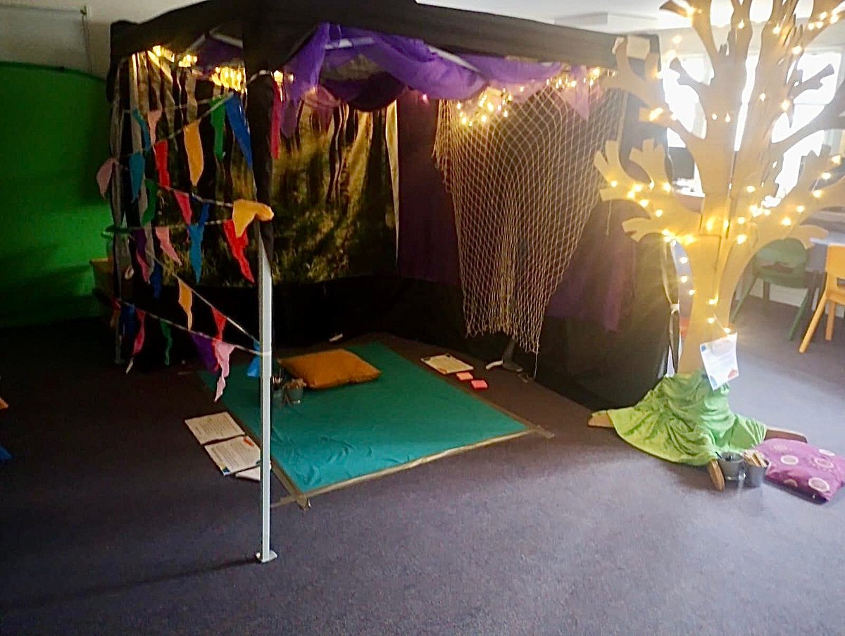 PrayerInSchools's tweet photo. Lots of different styles of prayer spaces in schools happening this week from lunch time to permanent to classroom! Here’s some ideas for you 👀 

Are you running prayer spaces in schools this term? Send us your photos &amp; stories! They inspire so many 🤩 

https://t.co/ieWszZPrPR https://t.co/XFHz1KpHnk