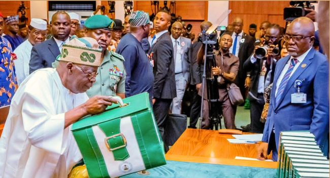 FBC_Plc's tweet photo. Present 2025 Budget Proposal Now, Reps Tell Tinubu

In a motion by a member of the House, Clement Jimbo, the lawmakers drew attention to the fact that the 2025 Budget Estimates have not been presented before the National Assembly some two months before .

https://t.co/l09Nn4qy5L https://t.co/UVr1kehWhN