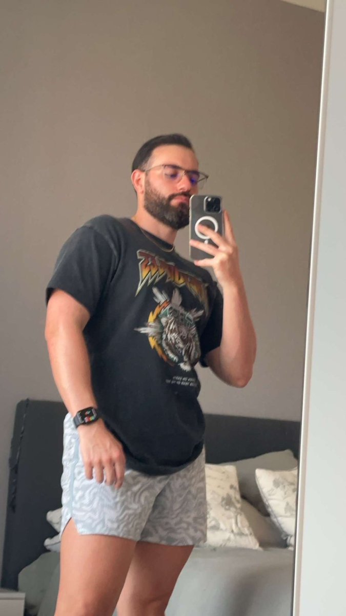 Blurry pictures are cute sometimes 👋