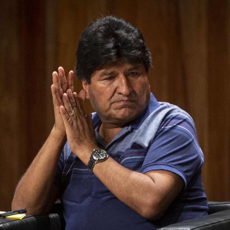 🚨🇧🇴 | URGENTE: La Policía de Bolivia acaba de denunciar la DESAPARICIÓN de Cindy Vargas, la niña que denunció a Evo Morales y con quien tuvo un hijo a sus 15 años. 

Se activo un protocolo de emergencia para localizarla. Su madre también se reporta desaparecida. Muy grave.